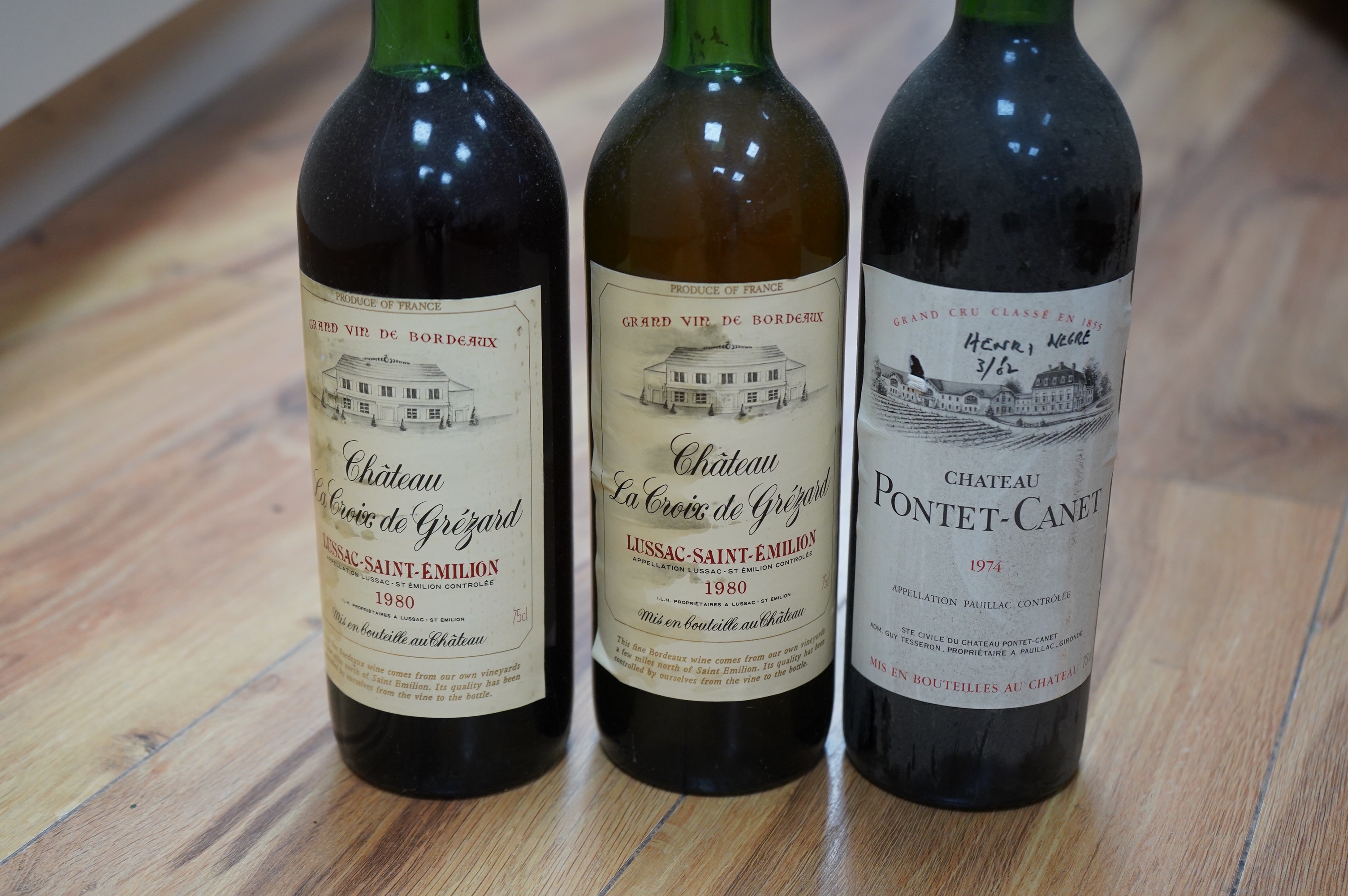 Twelve bottles of Chateau La Croix de Grézard Lussac Saint Emilion 1980. Condition - storage unknown